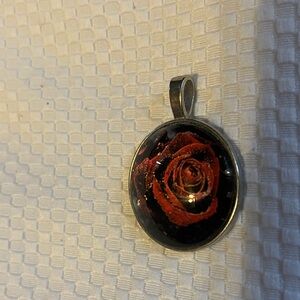 Beautiful 🌹 rose charm/pendant for necklace
